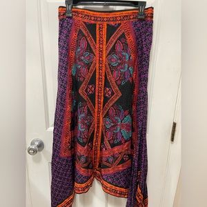 Context | Printed Skirt